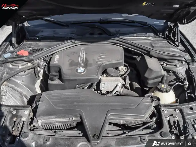 2017 BMW 3-Series 320i xDrive Sedan | NO ACCIDENTS - Photo 8