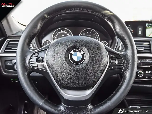 2017 BMW 3-Series 320i xDrive Sedan | NO ACCIDENTS - Photo 14
