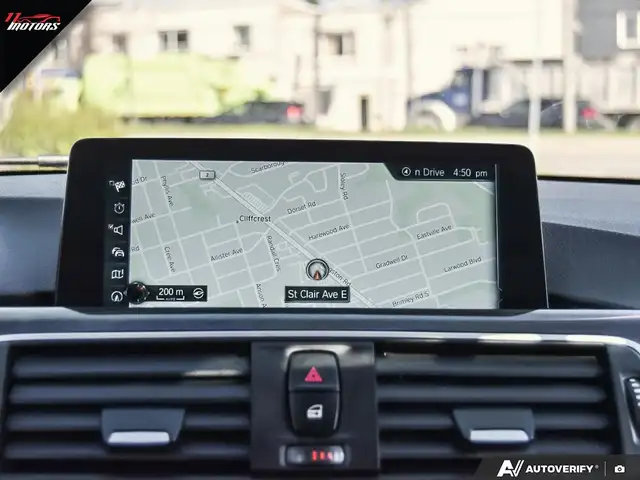 2017 BMW 3-Series 320i xDrive Sedan | NO ACCIDENTS - Photo 21