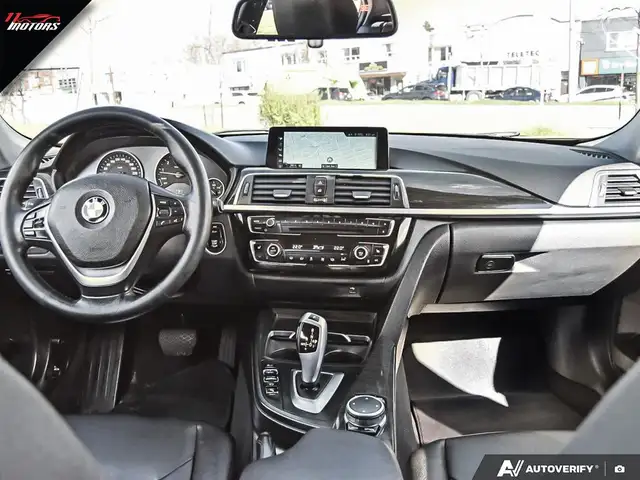 2017 BMW 3-Series 320i xDrive Sedan | NO ACCIDENTS - Photo 25
