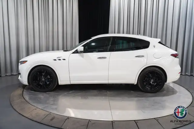 2023 Maserati Levante - Photo 2