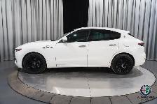 2023 Maserati Levante - Photo 2