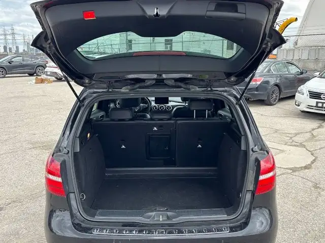 2018 MERCEDES-BENZ B-CLASS B 250 SPORT 4MATIC | CLEAN CARFAX - Photo 13