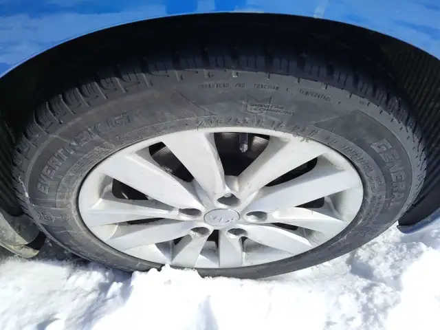 2015 Kia Forte - Photo 12
