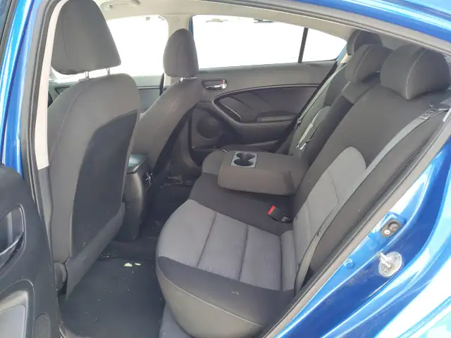 2015 Kia Forte - Photo 14
