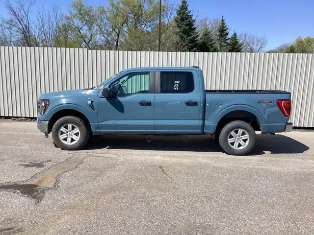 2023 Ford F-150 XLT SuperCrew 5.5' Box 4WD | No Accidents - Photo 2