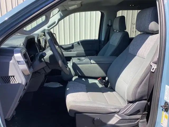 2023 Ford F-150 XLT SuperCrew 5.5' Box 4WD | No Accidents - Photo 3