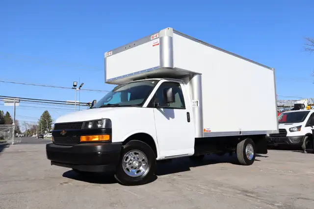 Chevrolet Express Cargo 3500 CUBE 14 PIEDS  DECK AVANT / ROUE SI - Photo 6