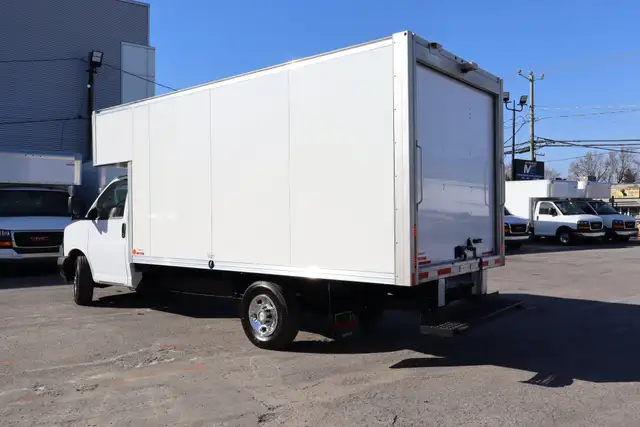 Chevrolet Express Cargo 3500 CUBE 14 PIEDS  DECK AVANT / ROUE SI - Photo 7