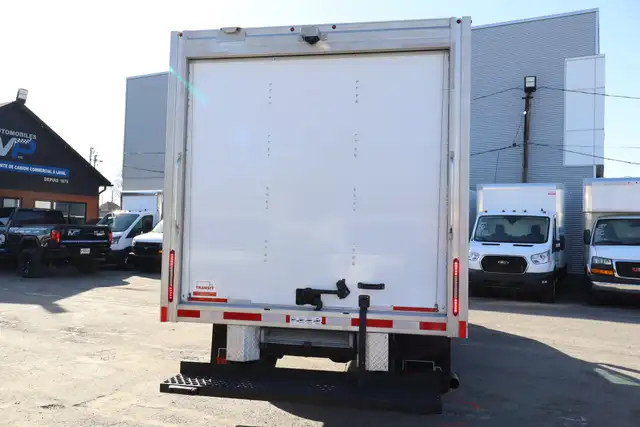 Chevrolet Express Cargo 3500 CUBE 14 PIEDS  DECK AVANT / ROUE SI - Photo 8