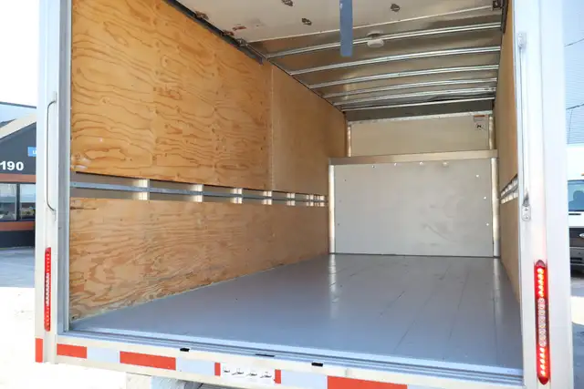 Chevrolet Express Cargo 3500 CUBE 14 PIEDS  DECK AVANT / ROUE SI - Photo 10
