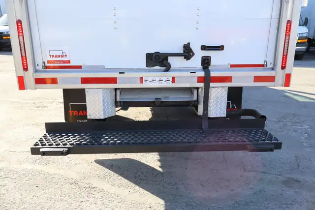 Chevrolet Express Cargo 3500 CUBE 14 PIEDS  DECK AVANT / ROUE SI - Photo 13