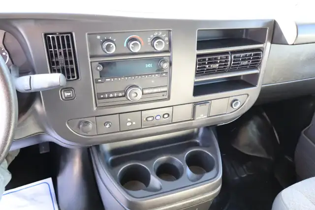 Chevrolet Express Cargo 3500 CUBE 14 PIEDS  DECK AVANT / ROUE SI - Photo 15