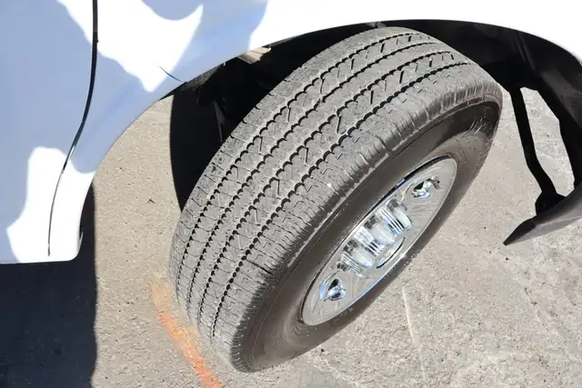 Chevrolet Express Cargo 3500 CUBE 14 PIEDS  DECK AVANT / ROUE SI - Photo 17