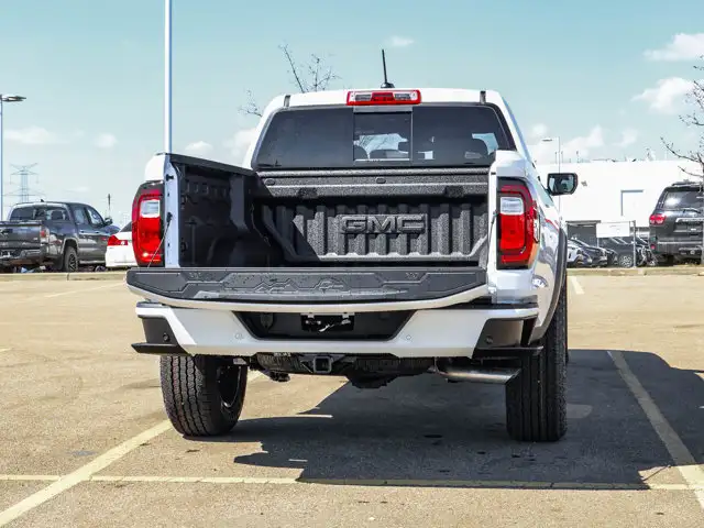 2026 GMC Canyon AT4 - Photo 9