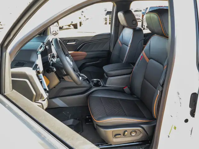 2026 GMC Canyon AT4 - Photo 14