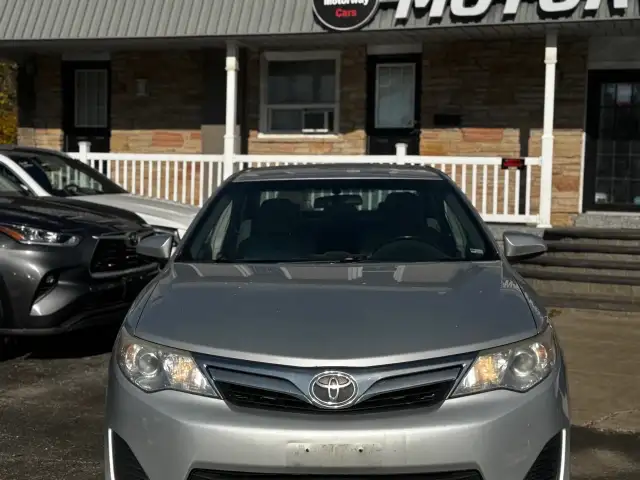 2014 Toyota Camry 4dr Sdn I4 Auto LE - Photo 2