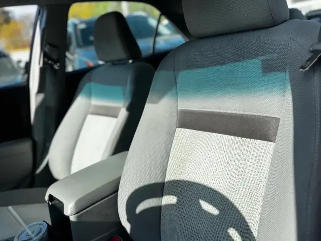 2014 Toyota Camry 4dr Sdn I4 Auto LE - Photo 11