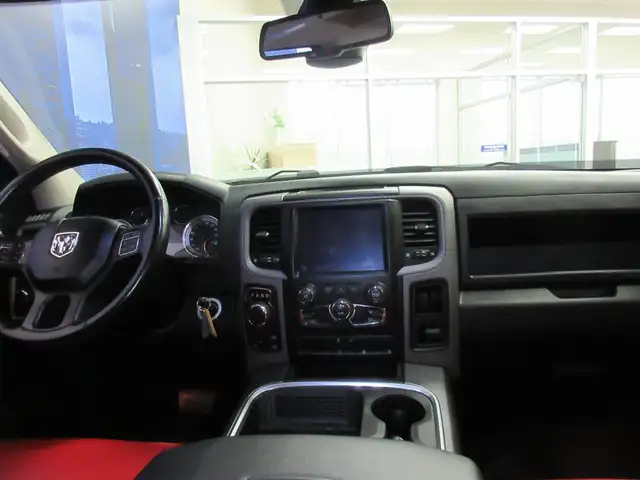 RAM 1500 CLASSIC 2021 EXPRESS NIGHT EDITION V-8 5.7 HEMI 4X4 CUI - Photo 23
