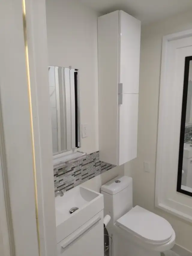 RENOVATED 1BDR - KEELE & EGLINTON - WIFI, LAUNDRY, BACKYARD - Photo 4