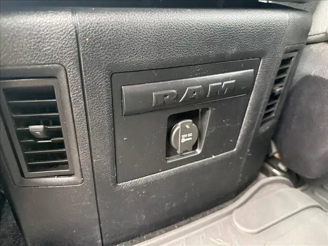 2016 RAM 1500 SLT Crew Cab SWB 4WD - Photo 10