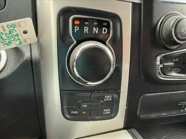 2016 RAM 1500 SLT Crew Cab SWB 4WD - Photo 17