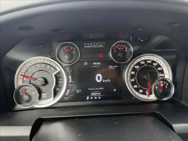 2016 RAM 1500 SLT Crew Cab SWB 4WD - Photo 20