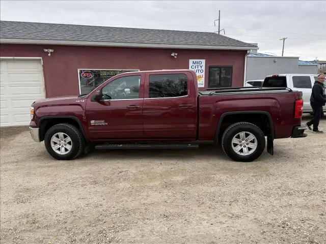 2015 GMC Sierra 1500 SLE Crew Cab Short Box 4WD