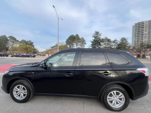 2015 Mitsubishi Outlander 7 SEATS- 4WD- HEATED SEATS - Photo 4