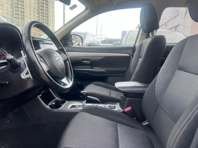 2015 Mitsubishi Outlander 7 SEATS- 4WD- HEATED SEATS - Photo 11