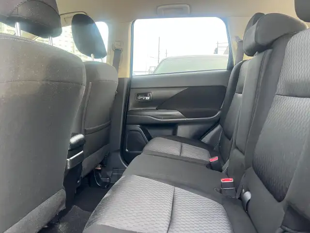 2015 Mitsubishi Outlander 7 SEATS- 4WD- HEATED SEATS - Photo 12