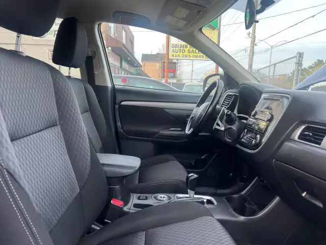 2015 Mitsubishi Outlander 7 SEATS- 4WD- HEATED SEATS - Photo 21