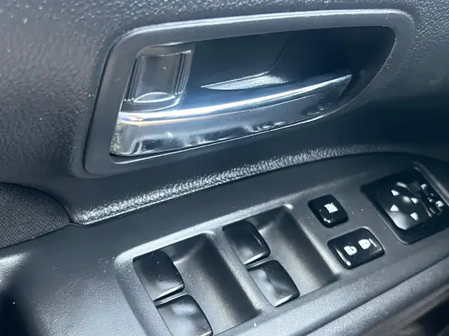 2015 Mitsubishi Outlander 7 SEATS- 4WD- HEATED SEATS - Photo 24
