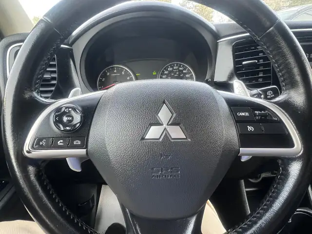 2015 Mitsubishi Outlander 7 SEATS- 4WD- HEATED SEATS - Photo 25