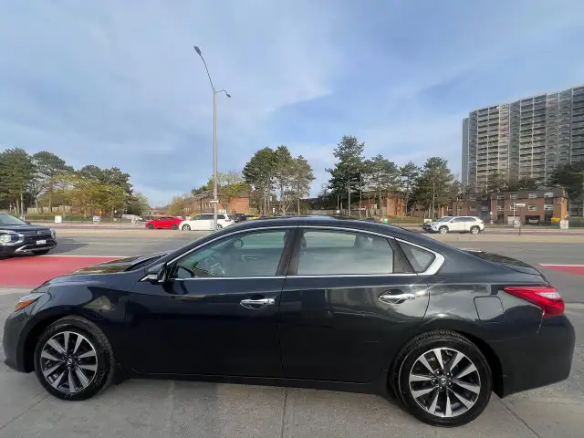 2016 Nissan Altima LEATHER-BACK CAM- NAV-SUNROOF & MORE! - Photo 4