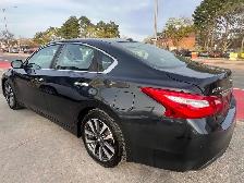 2016 Nissan Altima LEATHER-BACK CAM- NAV-SUNROOF & MORE! - Photo 5