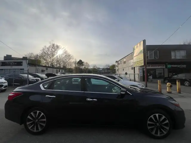 2016 Nissan Altima LEATHER-BACK CAM- NAV-SUNROOF & MORE! - Photo 8