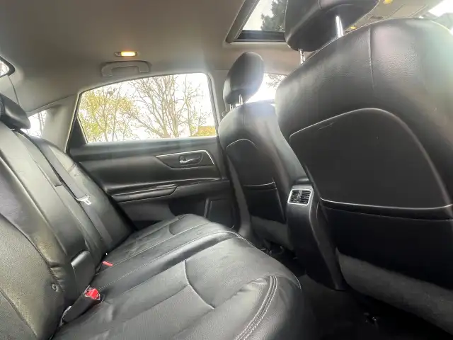 2016 Nissan Altima LEATHER-BACK CAM- NAV-SUNROOF & MORE! - Photo 13