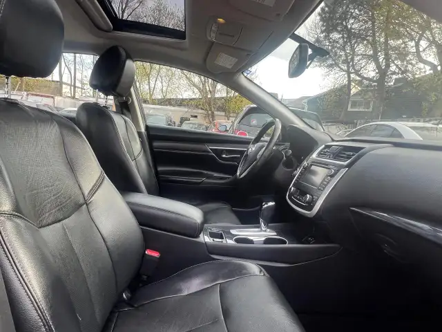 2016 Nissan Altima LEATHER-BACK CAM- NAV-SUNROOF & MORE! - Photo 15