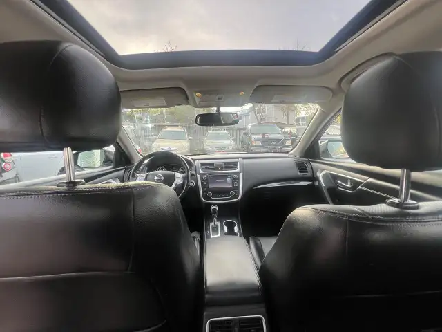 2016 Nissan Altima LEATHER-BACK CAM- NAV-SUNROOF & MORE! - Photo 17