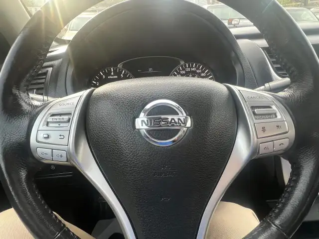 2016 Nissan Altima LEATHER-BACK CAM- NAV-SUNROOF & MORE! - Photo 19