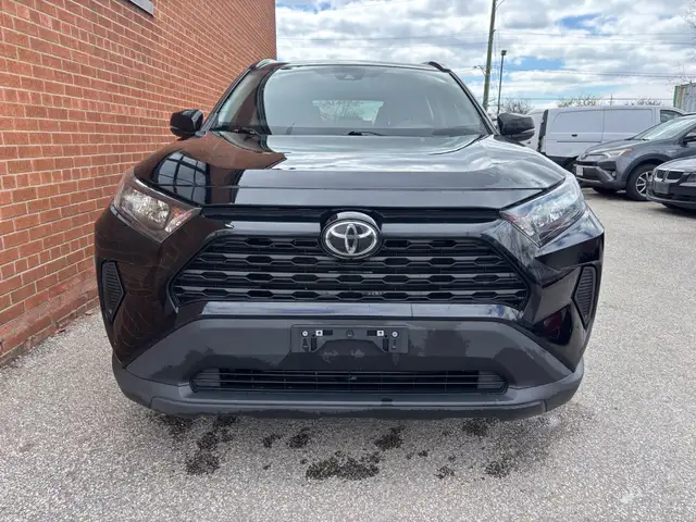 2021 Toyota RAV4 LE FWD - Photo 2