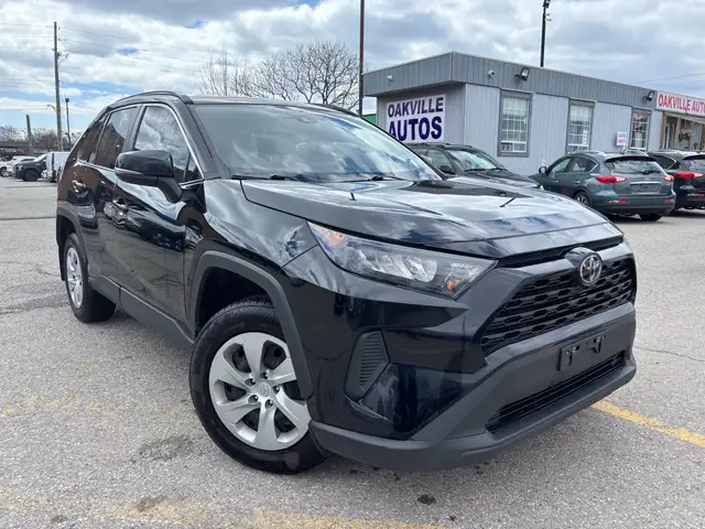 2021 Toyota RAV4 LE FWD - Photo 8