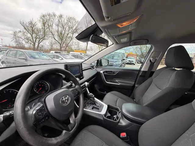 2021 Toyota RAV4 LE FWD - Photo 9