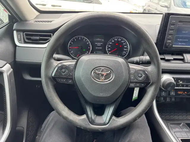 2021 Toyota RAV4 LE FWD - Photo 11