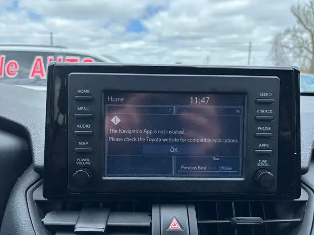 2021 Toyota RAV4 LE FWD - Photo 16