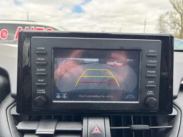 2021 Toyota RAV4 LE FWD - Photo 17