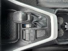 2021 Toyota RAV4 LE FWD - Photo 19