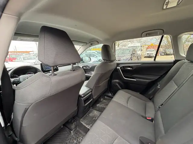 2021 Toyota RAV4 LE FWD - Photo 24
