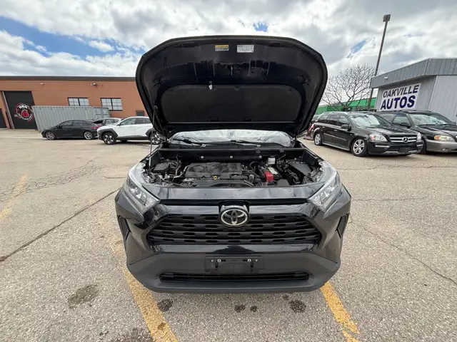 2021 Toyota RAV4 LE FWD - Photo 27